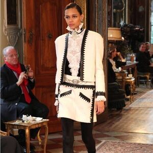 Chanel Salzburg sweater top 36